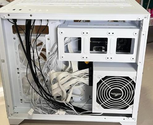 如何DIY装机？新手必看的电脑组装详细攻略！(1)