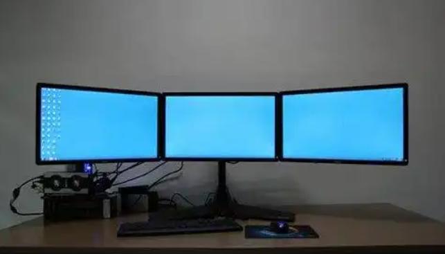 如何组装三屏电脑?打造高效工作与娱乐的多屏幕系统指南(1)